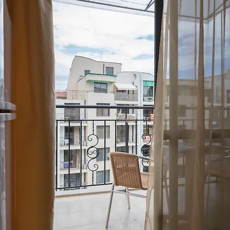 ★studio With Kitchen Wifi Balcony Pool View ★mt★ Apartman *