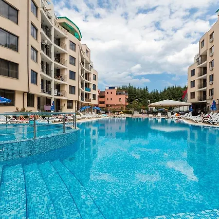 ★studio With Kitchen Wifi Balcony Pool View ★mt★ * Napospart