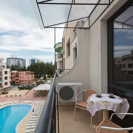 ★studio With Kitchen Wifi Balcony Pool View ★mt★ Napospart