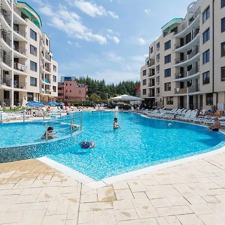 ★studio With Kitchen Wifi Balcony Pool View ★mt★ * Napospart